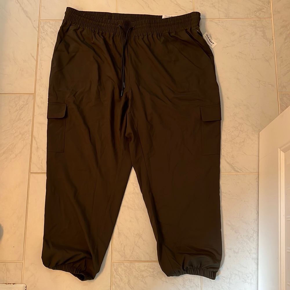 NWT old navy stretch tech cargo jogger pants